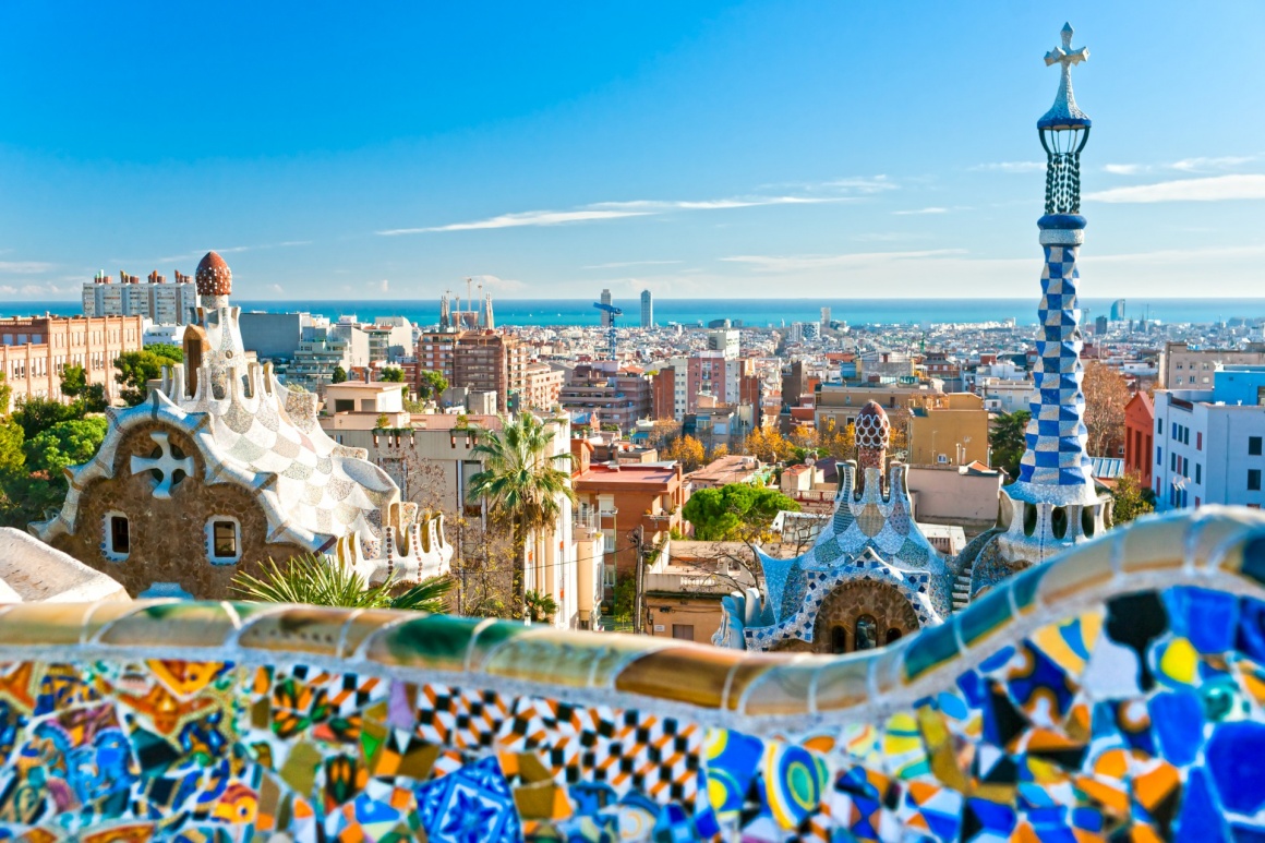 Barcelona - Travel guide for holidays in Barcelona - Hotels, Flights, Sights and other information